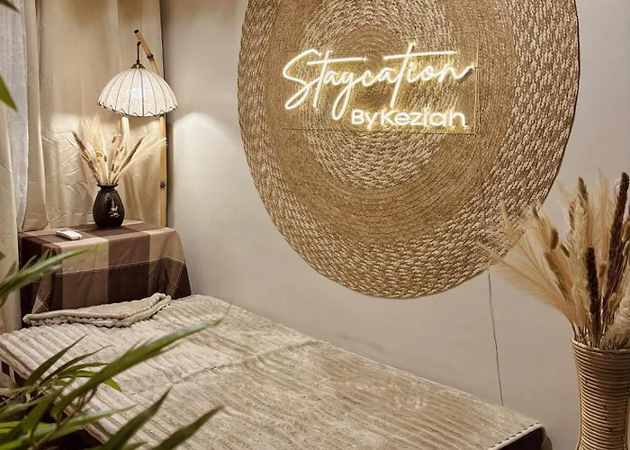 Stylish Boho 1br Near Moa With Pool View 4pax Апартаменты *