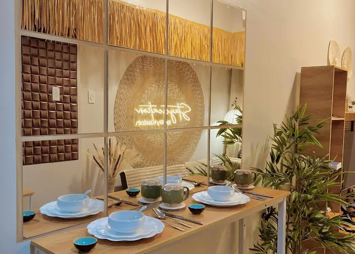 Stylish Boho 1br Near Moa With Pool View 4pax