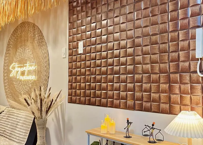 Stylish Boho 1br Near Moa With Pool View 4pax Апартаменты *